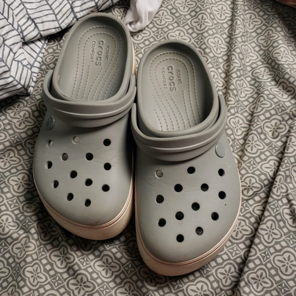 Platform Crocs - Picture 1 of 3